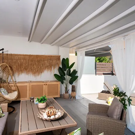 Konstantinos Seaside View * Nikiana