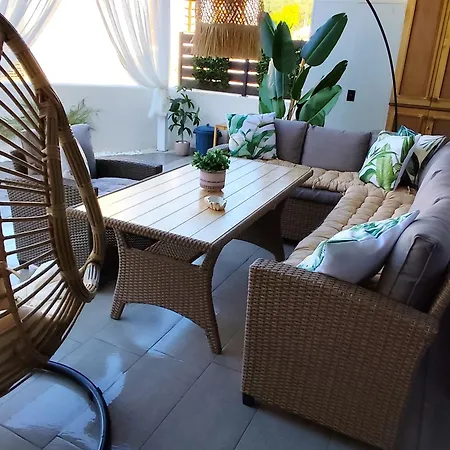 Konstantinos Seaside View * Nikiana